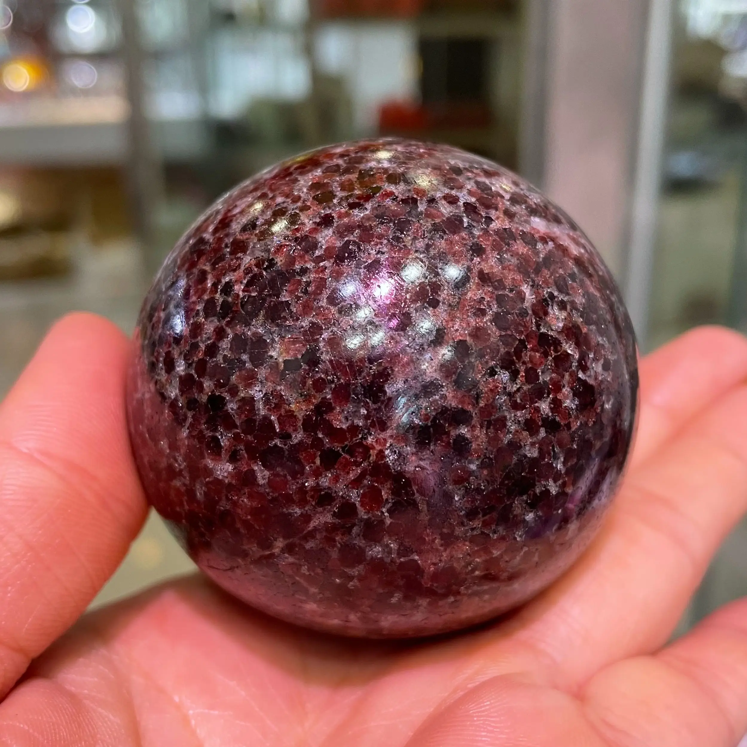

High Quality Polished Garnet Crystal Ball Healing Crystal Ball For Decoration Reiki household ornaments