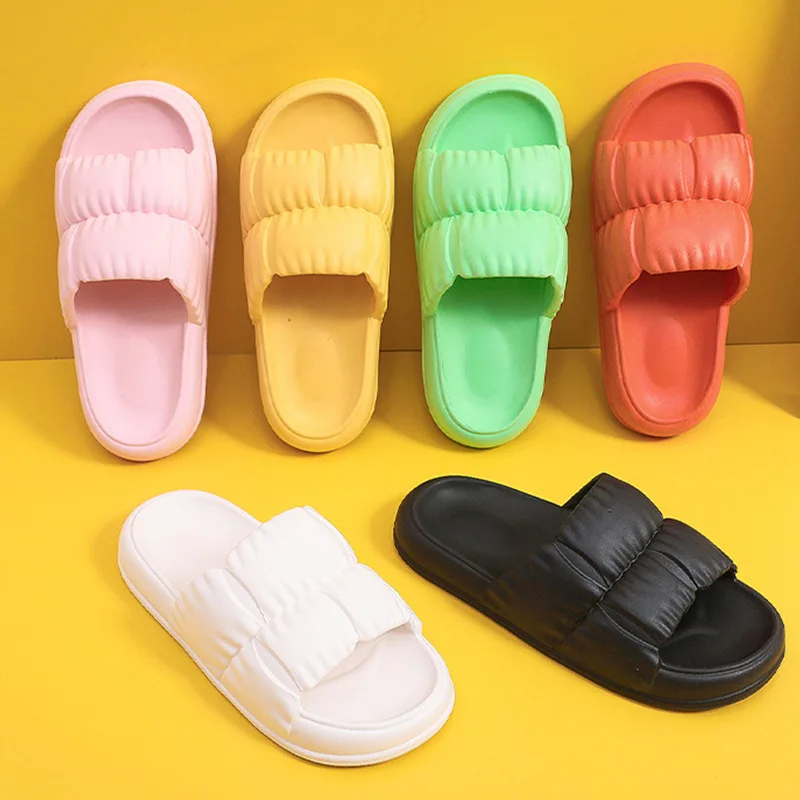 

2022 New Summer Women's Soft Sole Cloud Slippers Summer Beach EVA Thick Platform Slipper Sandals Non Slip Bathroom Flip Flops