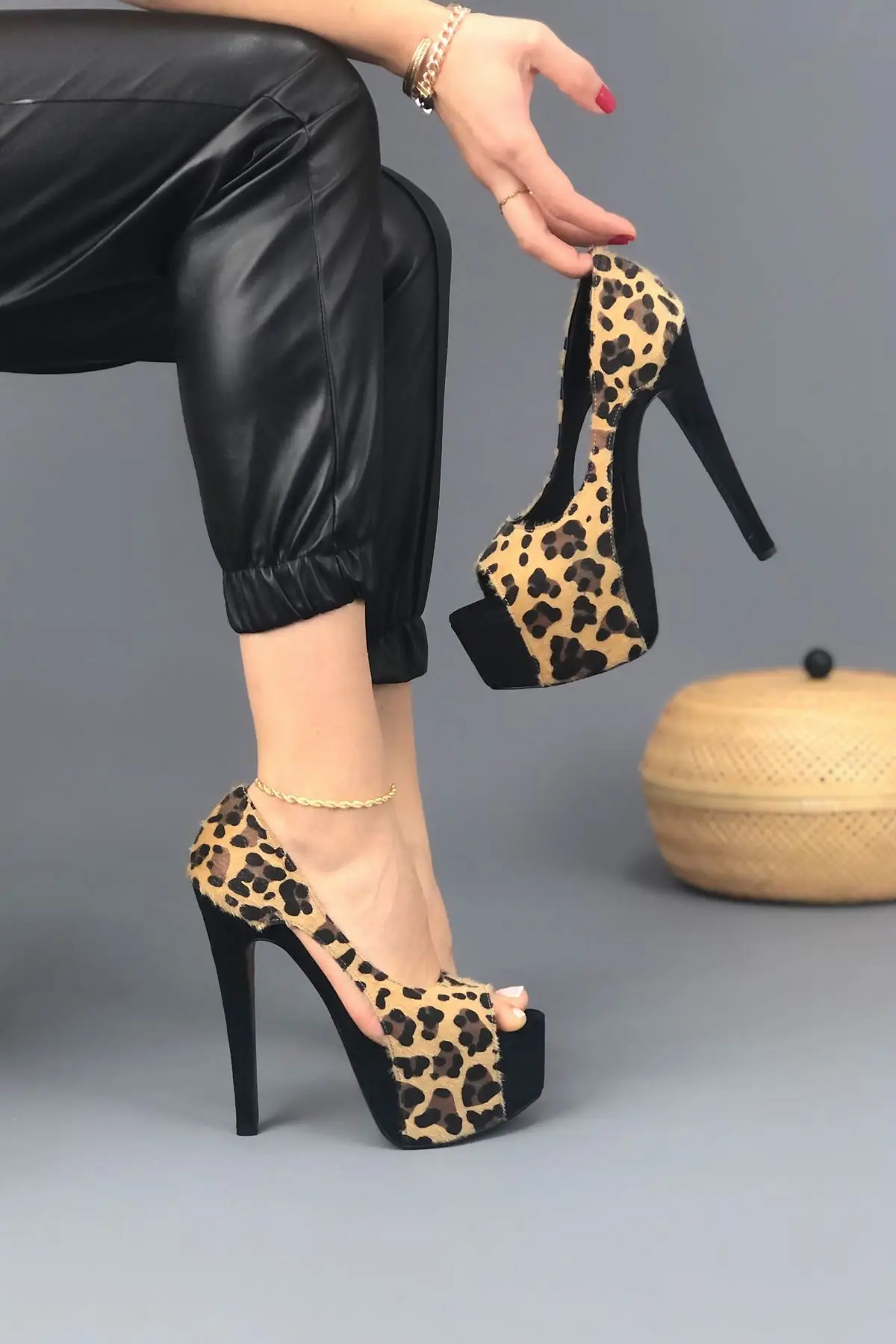 

Women's Fashion Handmade Special Suede Leopard Heels Shoes