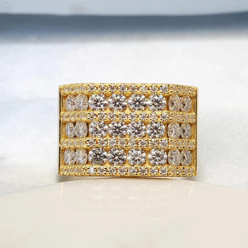 

Мужское кольцо из серебра 925 пробы, с муассанитом