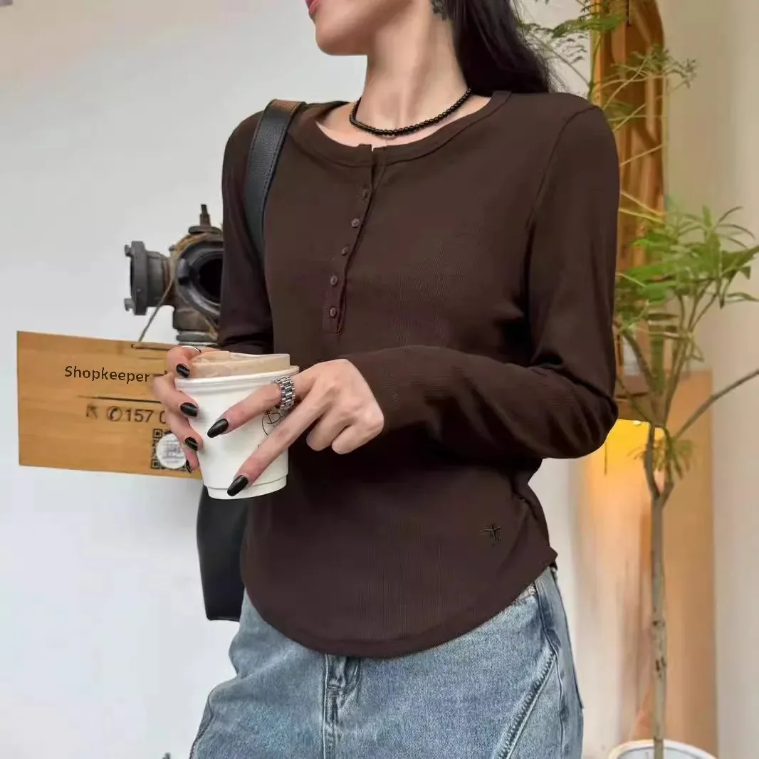 Элегантная футболка с длинным рукавом однотонная круглым вырезом простая модная