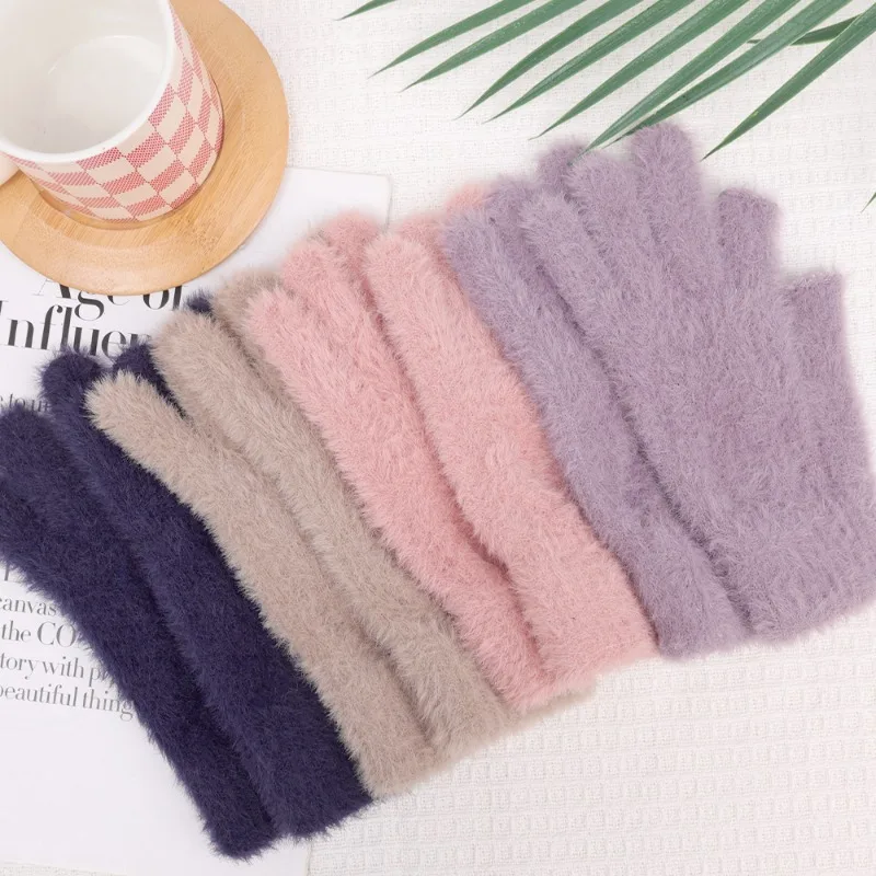 Рисунок 4 - Зима 2023, теплые перчатки без пальцев