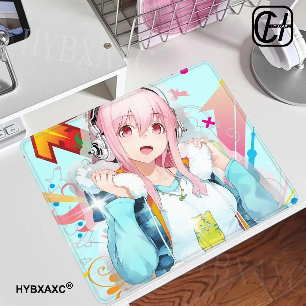 Фото Милый коврик для мыши Super Sonico 40X45, квадратный, для компьютера, офиса, игр, резиновый, противоскользящий, маленький настольный коврик №1