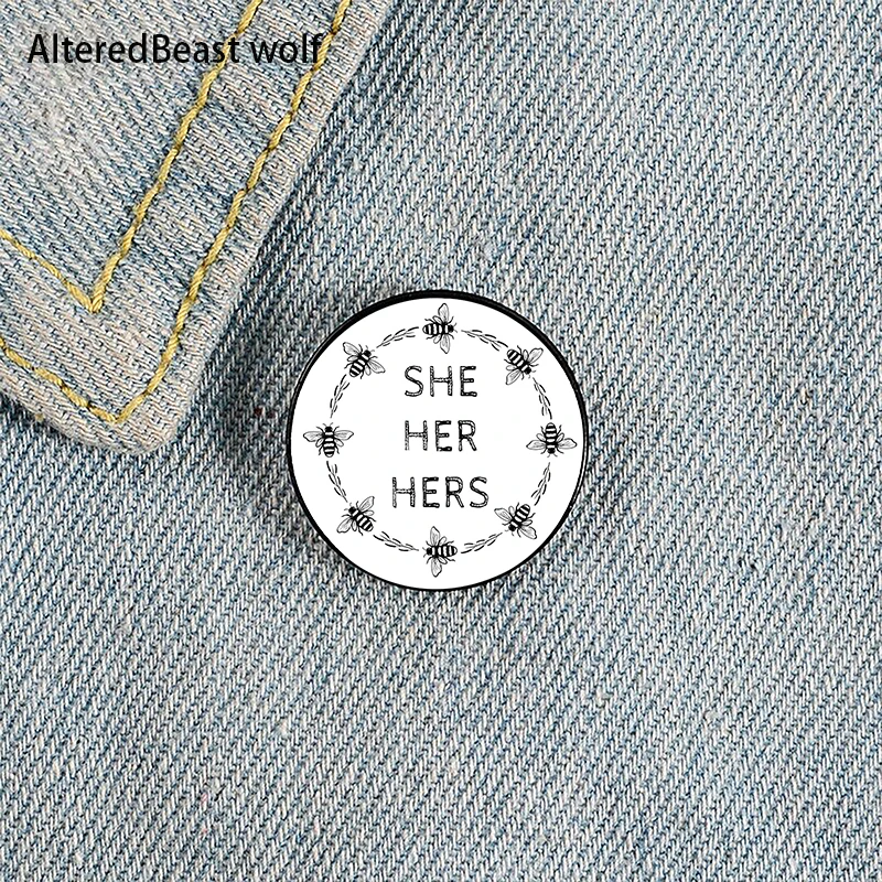 

Bee Queer Pronouns Printed Pin Custom Funny Brooches Shirt Lapel Bag Cute Badge Cartoon Cute Jewelry Gift for Lover Girl Friends
