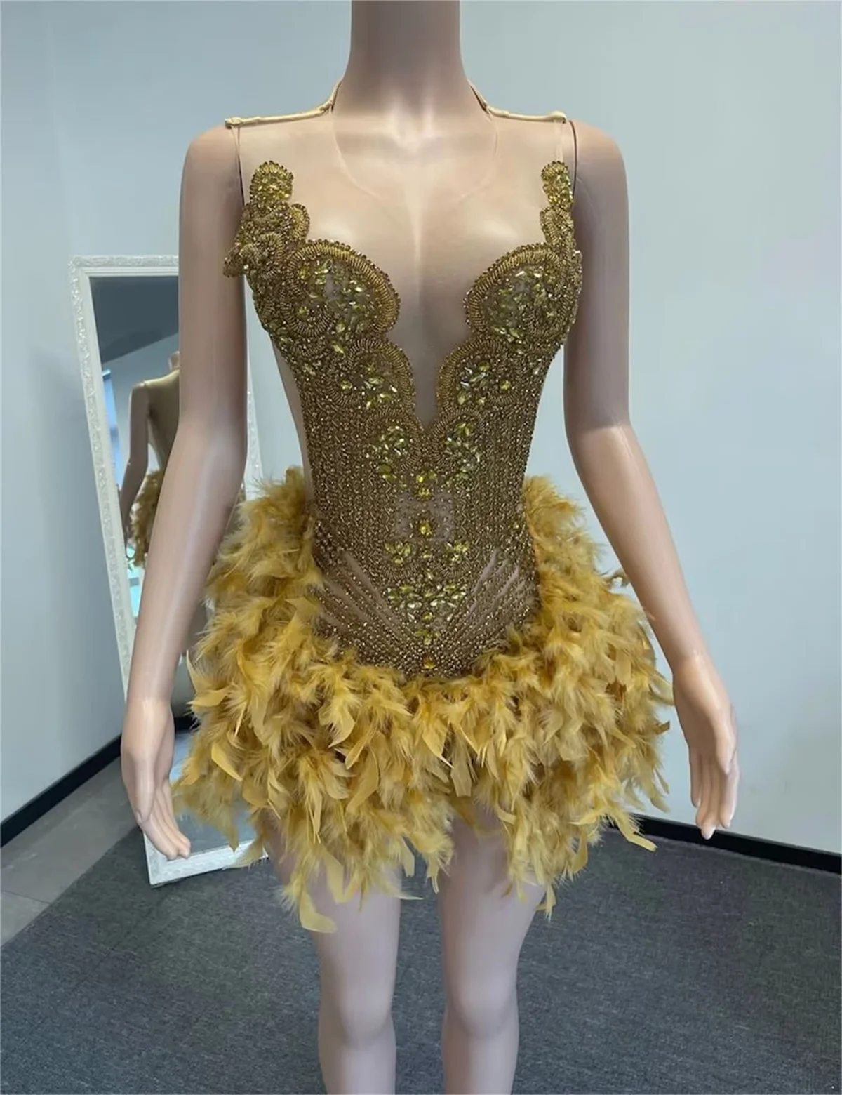 Золотистое/розовое коктейльное платье прозрачное кружевное с круглым вырезом