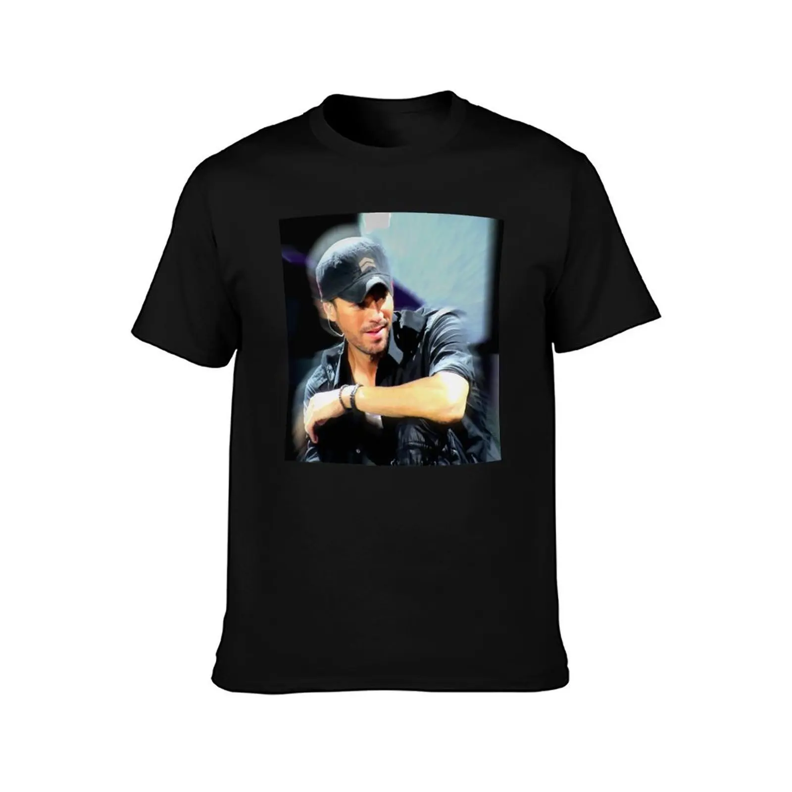 Enrique Iglesias - смотрят вас! Классическая футболка Essential Louboutins летний топ летние топы