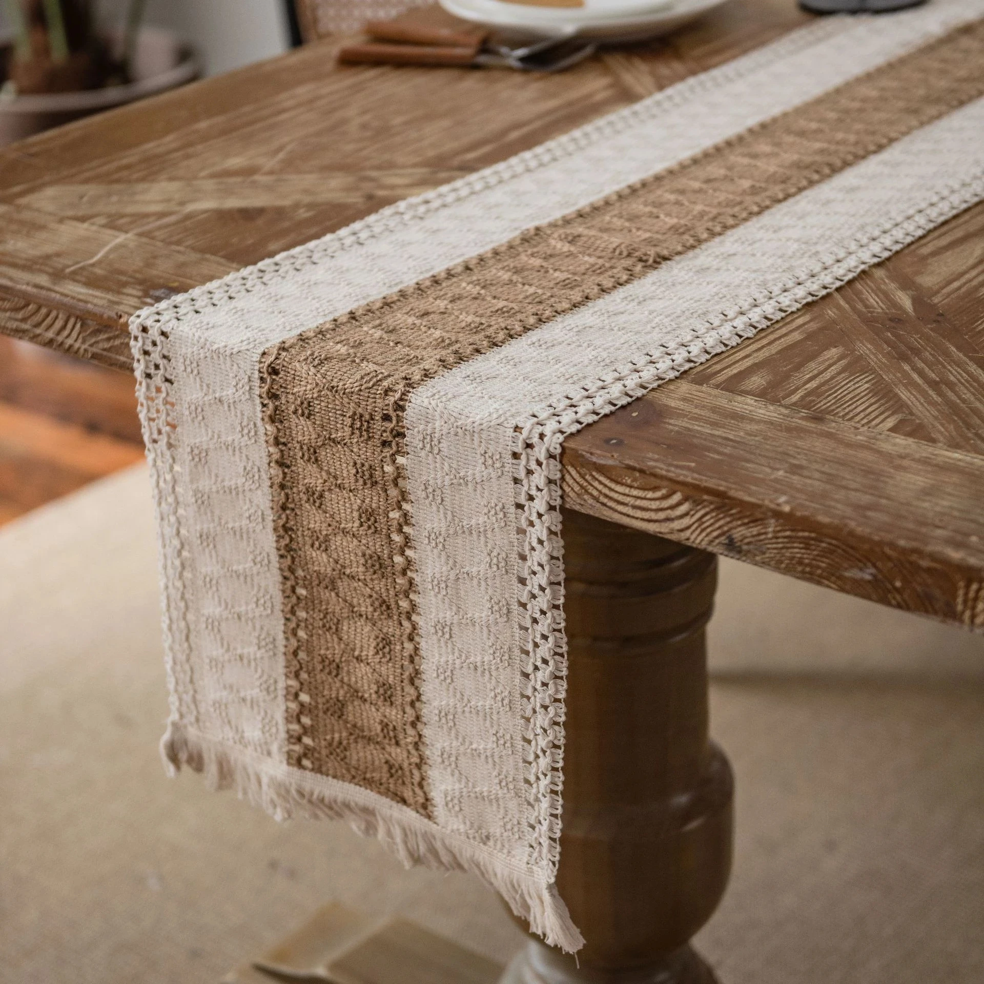 

Christmas Felt Table Runner Natural Jute Splicing Bohemian Style Table Runners With Tassels Dining Wedding Home Table Decoration