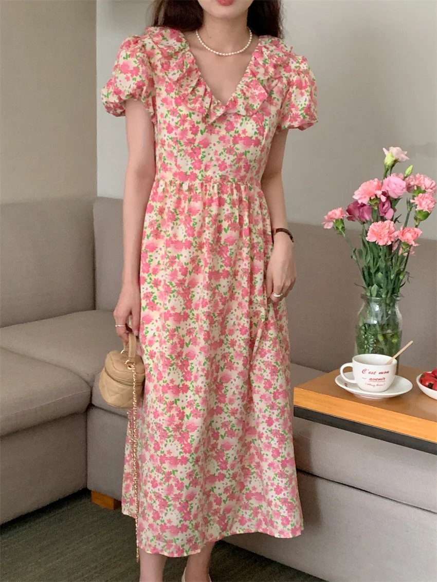 

Женское длинное платье с V-образным вырезом и высокой талией