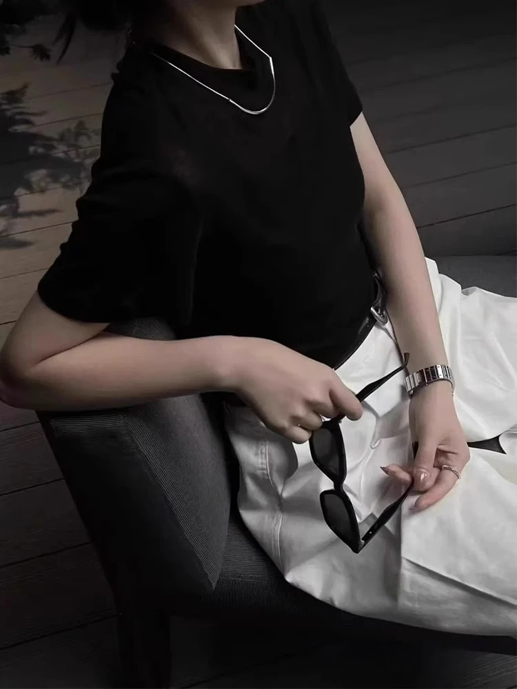 Женская тонкая трикотажная футболка с коротким рукавом и круглым вырезом