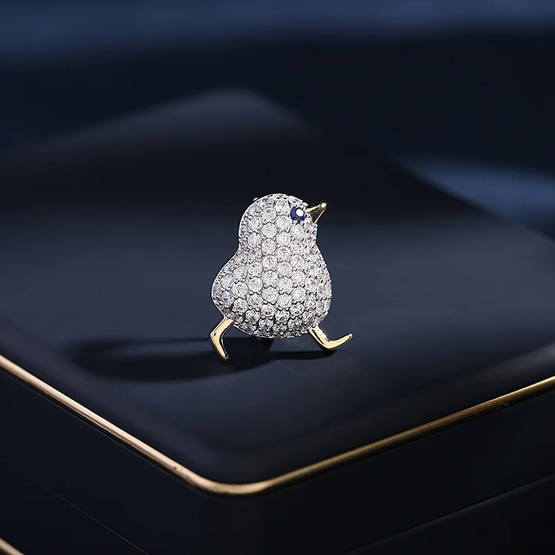 

High Quality Elegant And Exquisite Inlaid Chick Brooch For Fashion Women Jewelry LBR040
