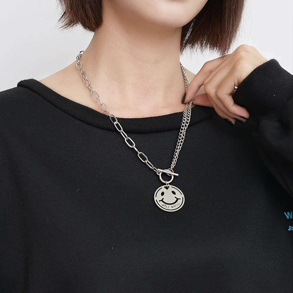 

Star Versatile Cartoon Smiley Face Letter Stainless Steel Necklace with Simple English Lettering Collarbone Chain Fashion Gift