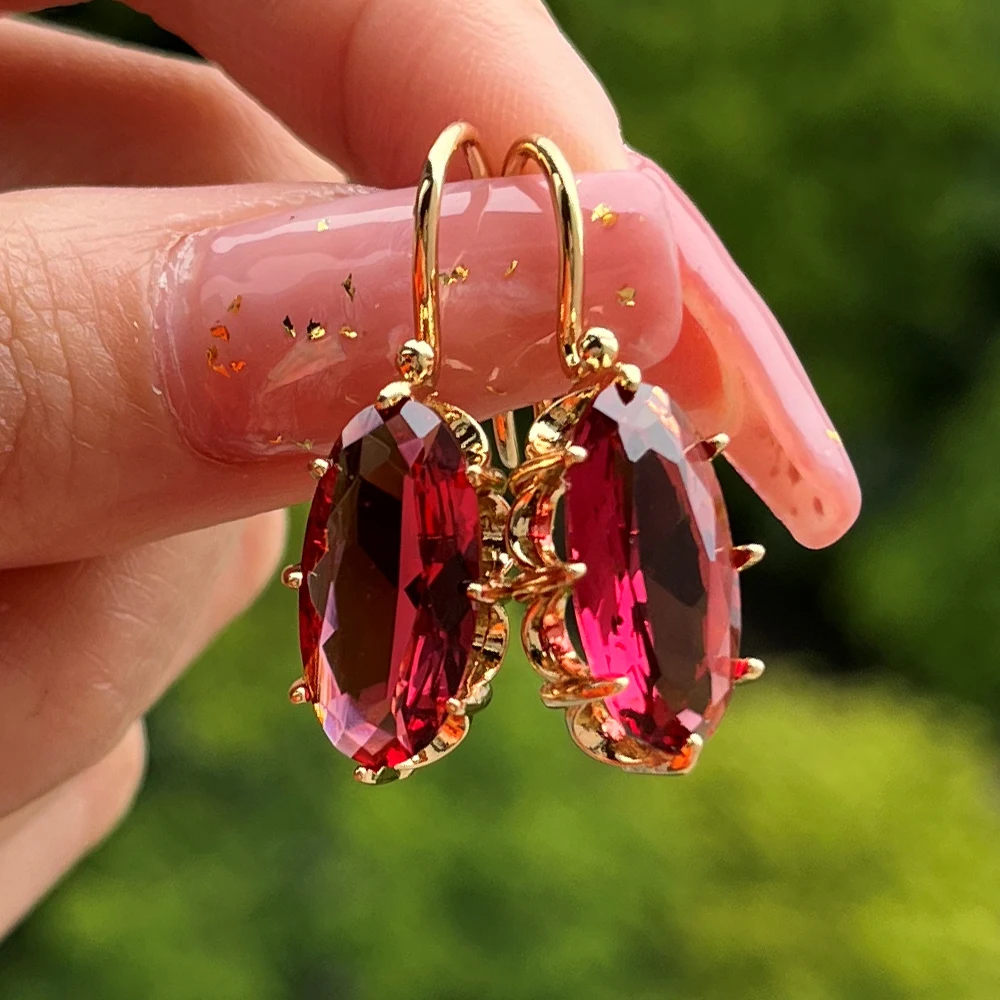 

Huitan Trendy Women Oval Cubic Zirconia Earrings Temperament Elegant Design Luxury Female Dangle Earrings Aesthetic Jewelry 2022