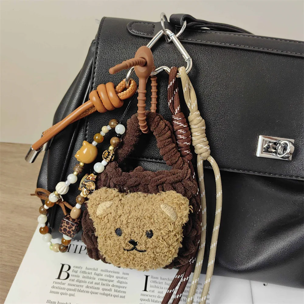 Вязаная сумка для наушников ручной работы с милым медведем коричневого цвета