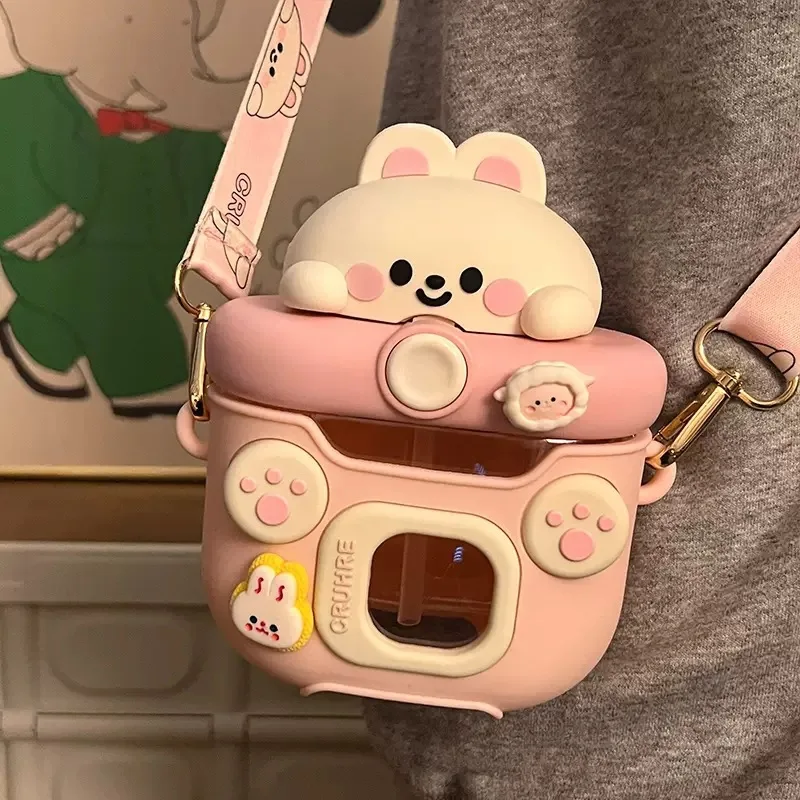 

Outdoor Cute Children Water Bottle 550ml Kawaii Bear Kettle Portable Straw Cup Summer Large Capacity Plastic Drinking Tumbler