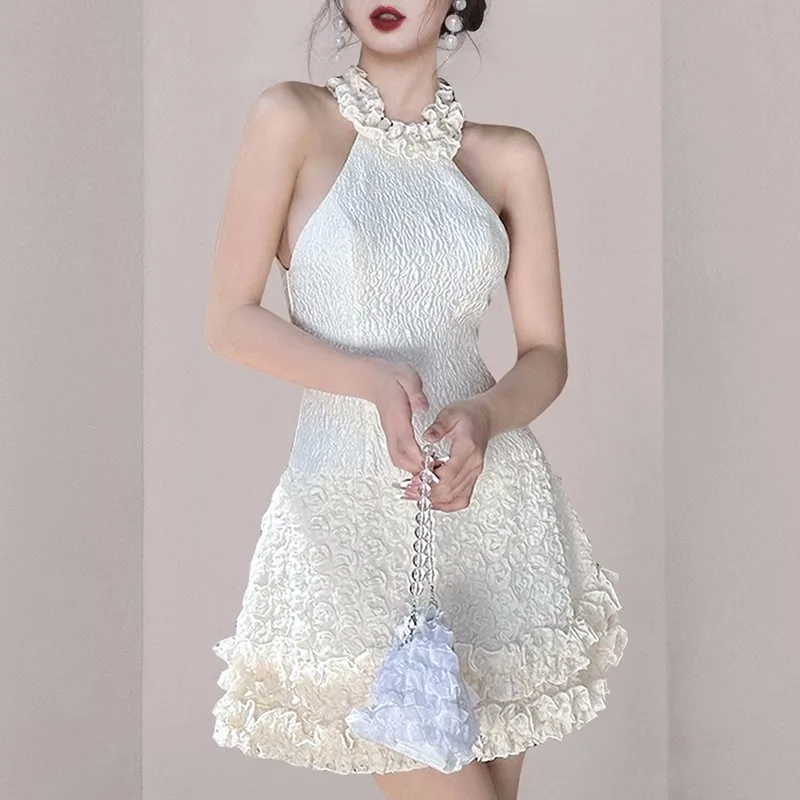 

Модное дизайнерское Летнее белое платье, шикарное пикантное женское мини-платье с открытой спиной, лямкой на шее, открытыми плечами, без рукавов, с оборками в цветочек