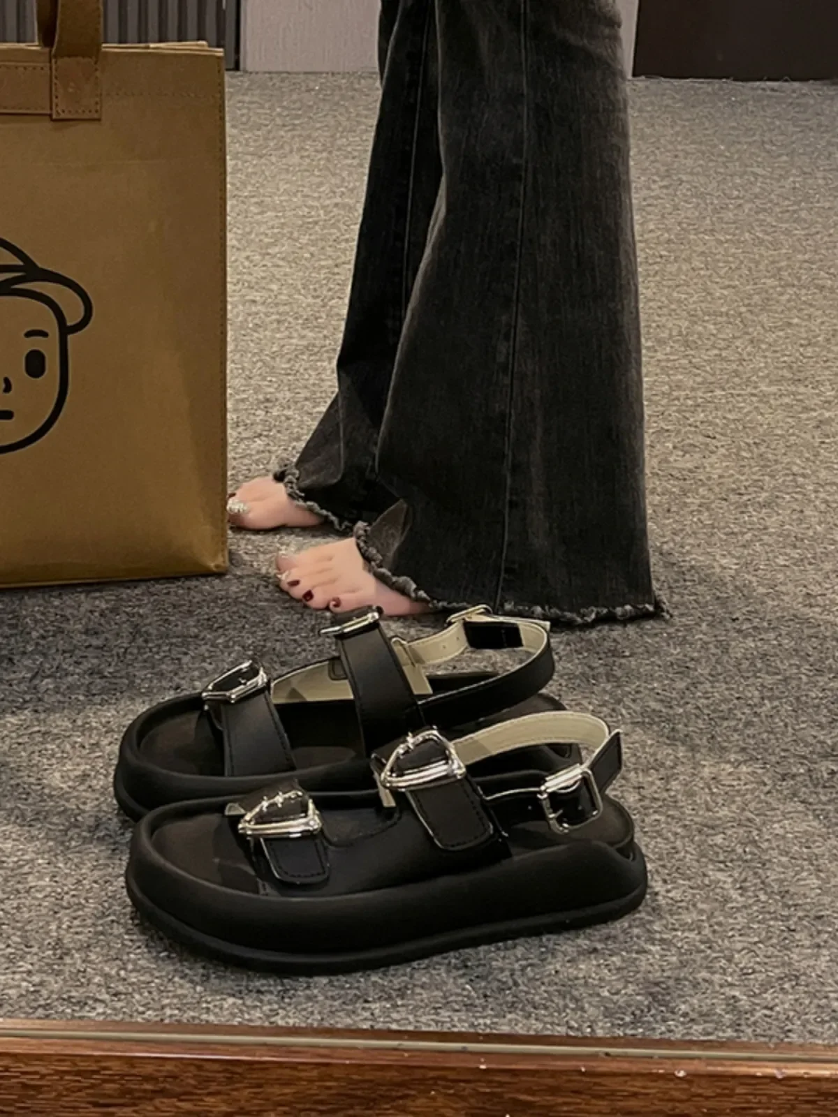 

2023 Summer New Fashion Female Sandal Open Toe Clogs With Heel Comfort Shoes for Women Med Peep Beach Girls Outside Medium Thick