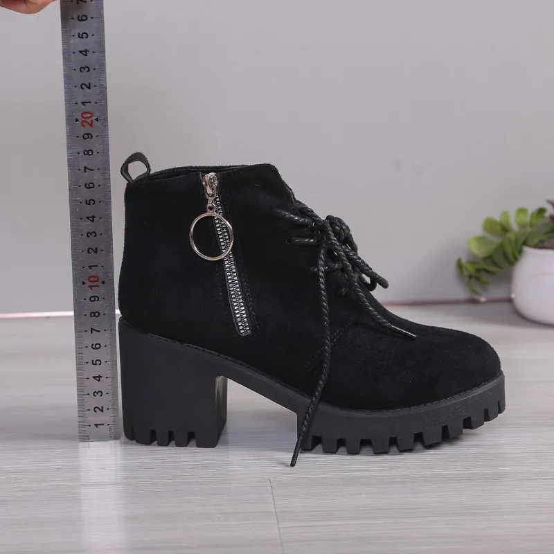 Женские ботинки на молнии сбоку модные современные со шнуровкой спереди женские
