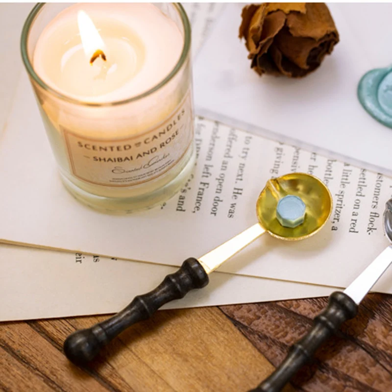 Рисунок 3 - Восковая печать в ретро-стиле