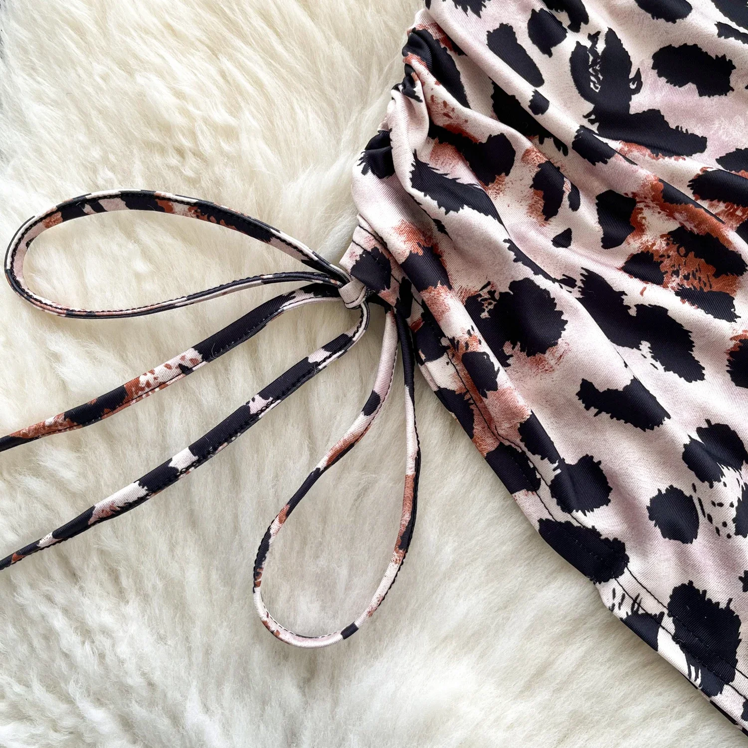 Сексуальный укороченный топ с длинными рукавами и леопардовым принтом короткая