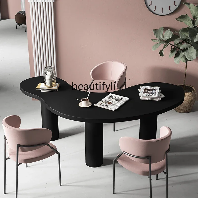 Скандинавский стол из цельного дерева