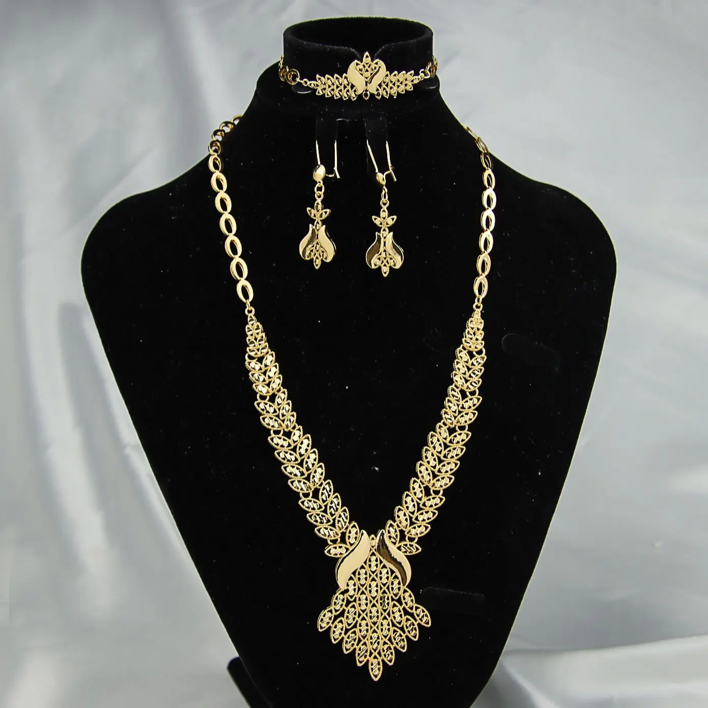 

Ethiopian Africa Bride Chain Jewelry Sets 24k Gold Plated Middle East Dubai Full Jewelrys Luxury Wedding Party Accessories