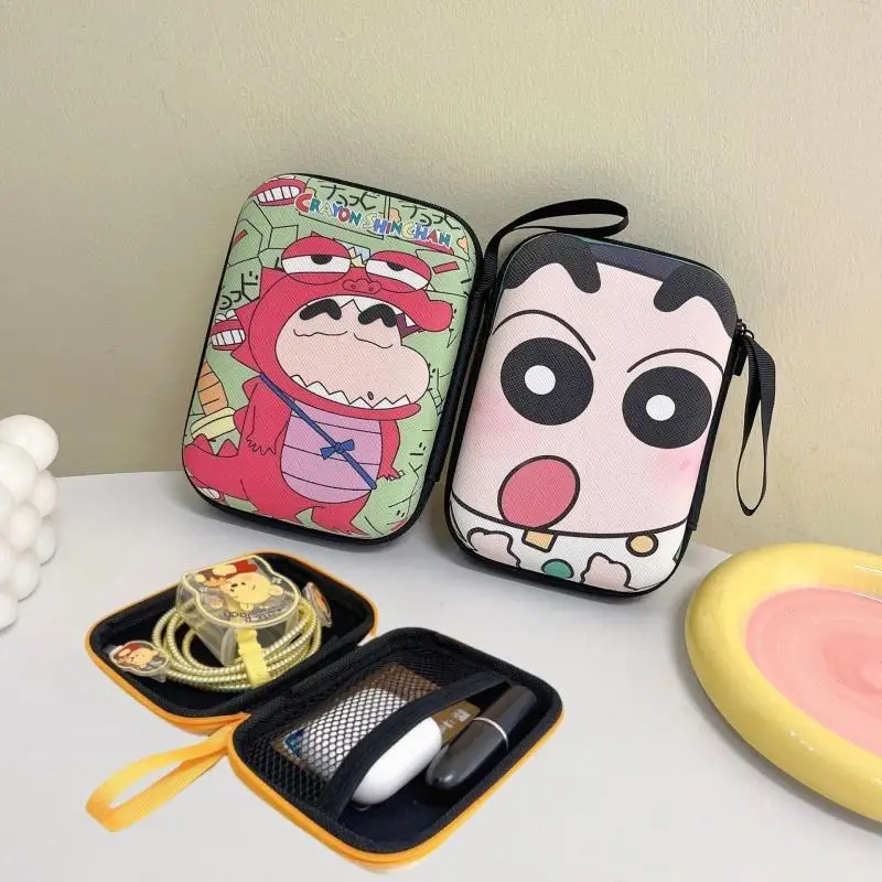 Фото Милая сумка-органайзер Kawaii Crayon ShinChan для наушников, большая монетница, чехол для зарядного устройства, кабеля, жесткого диска, внешнего аккумулятора №1