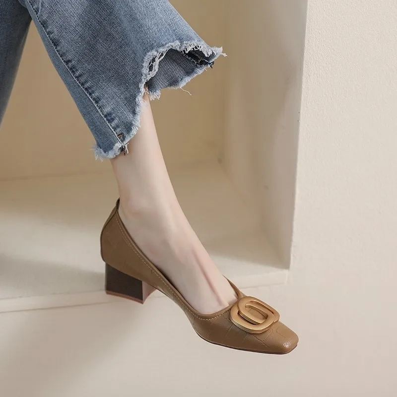 Женские туфли с квадратным носком на толстом каблуке весна-осень