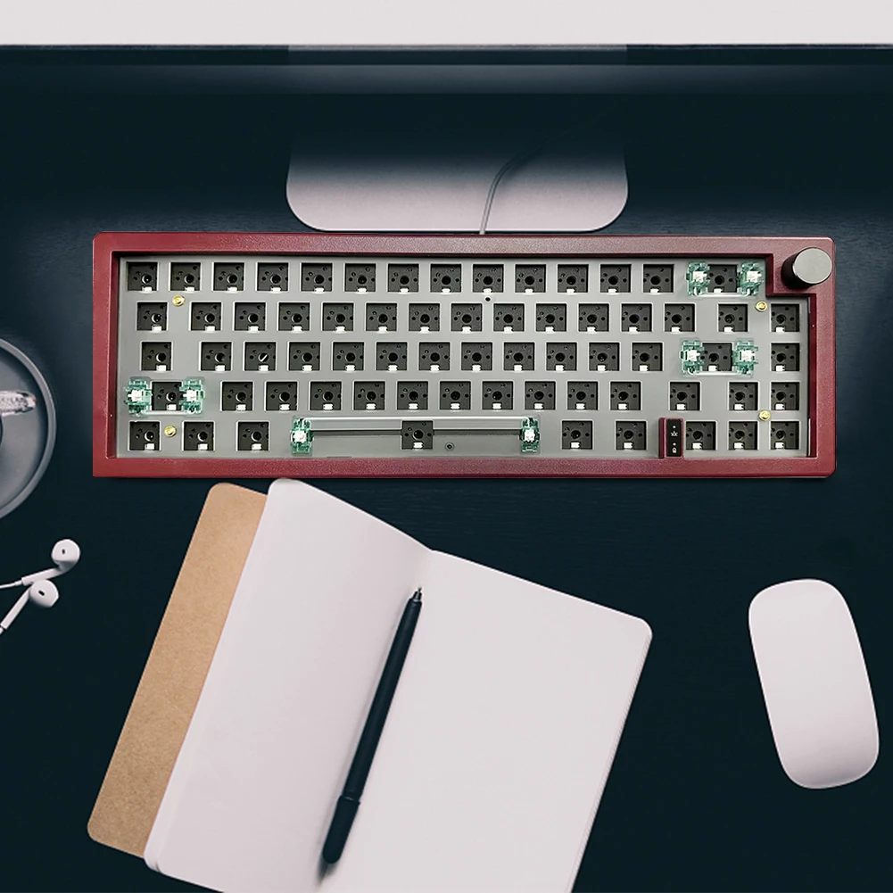 

Механическая клавиатура GMK67 с RGB-подсветкой