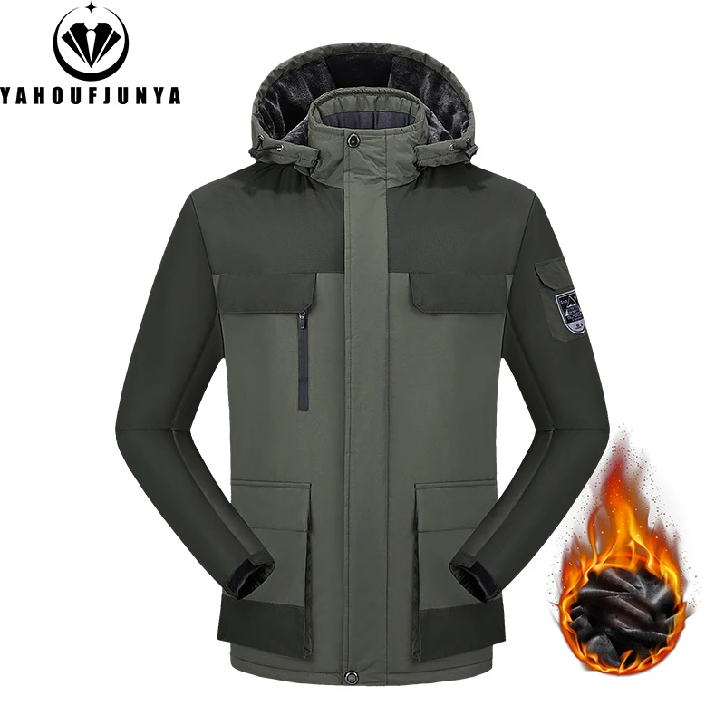 Мужская теплая куртка на флисе с капюшоном зиму