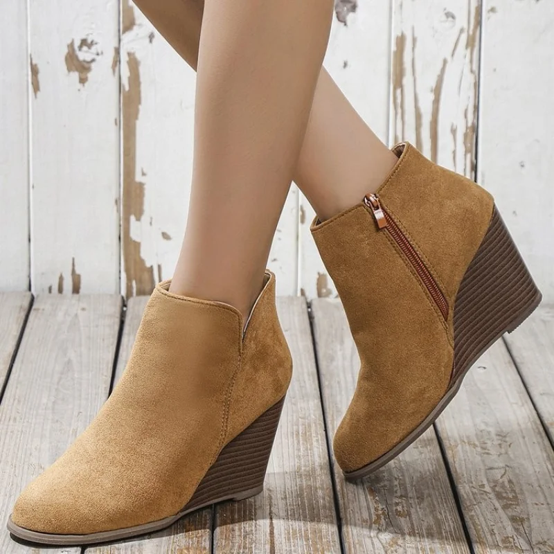 

Женские ботильоны с острым носком, леопардовые ботинки на танкетке, обувь на платформе, новинка зимы 2022