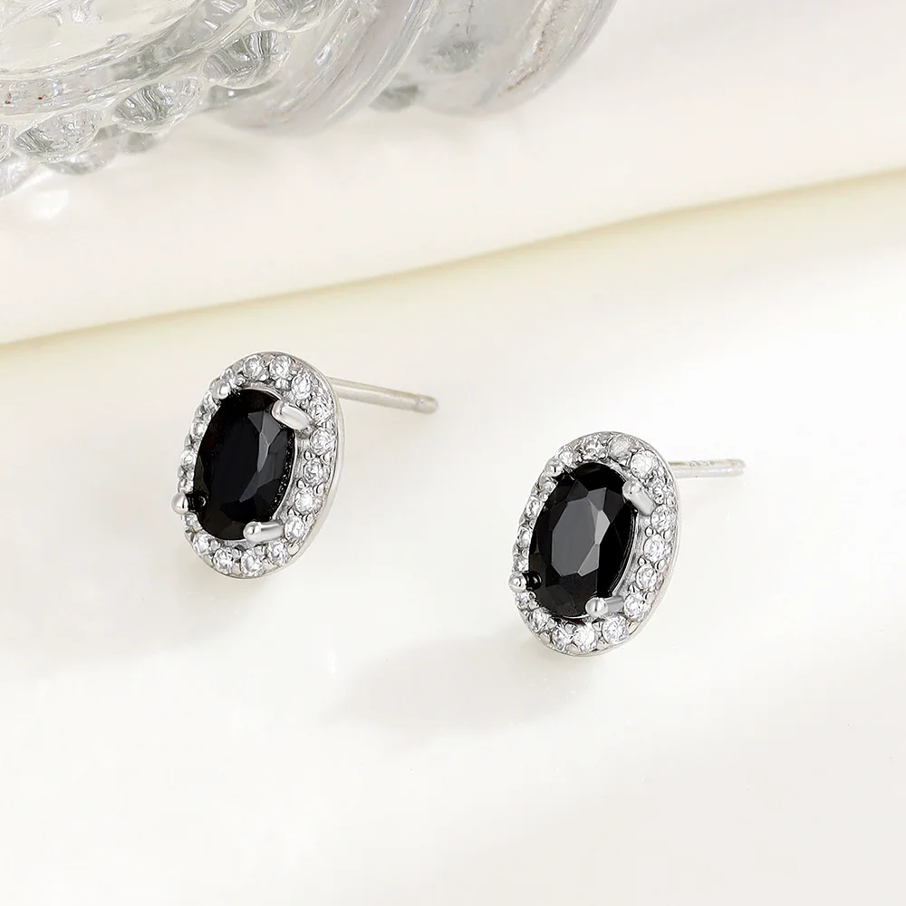 Женские серьги-гвоздики из серебра 925 пробы с черным Цирконом