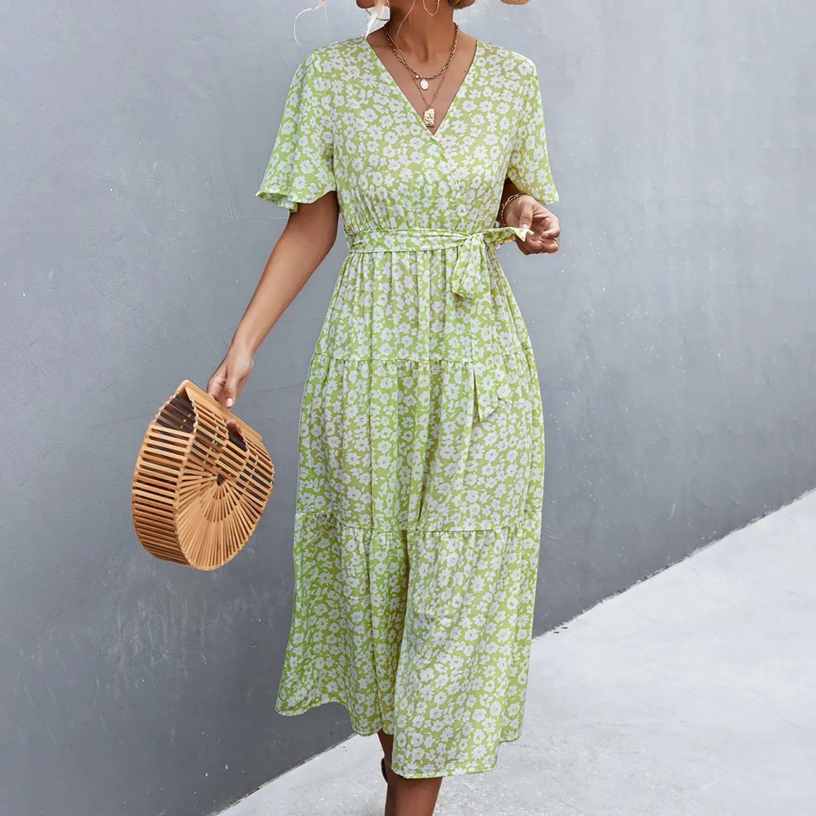 

Женское шифоновое платье-миди с цветочным принтом, V-образным вырезом и оборками