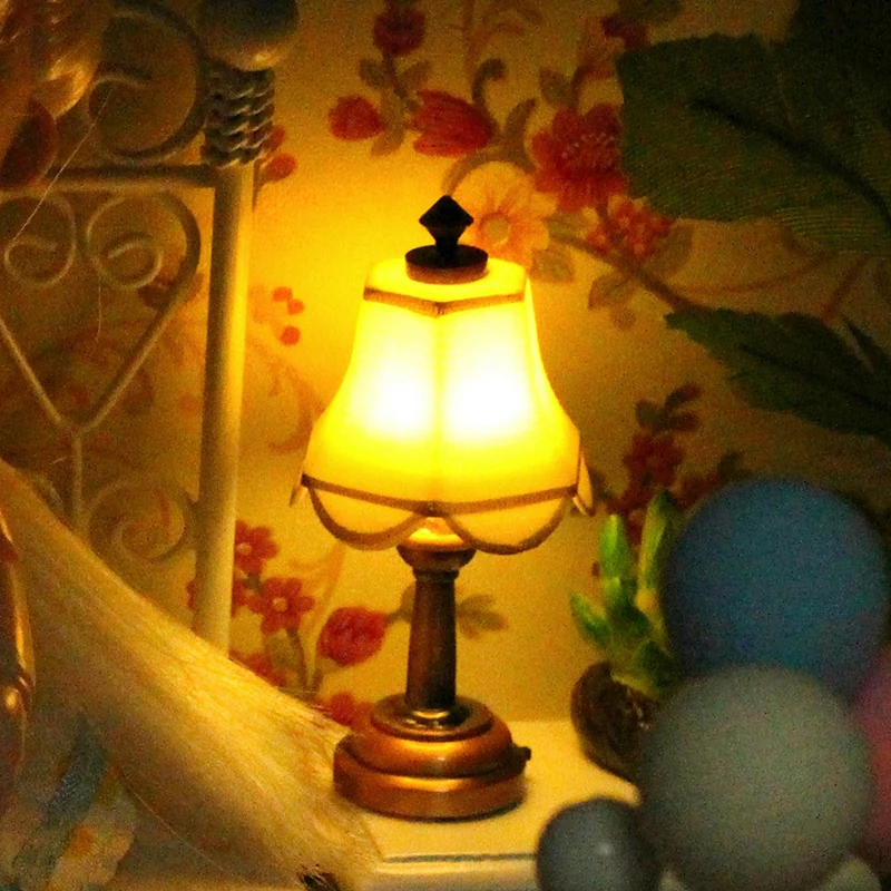 

1:12 Dollhouse Miniature Desk Lamp LED Lamp Table Lamp With Switch Furniture Scene Toy Doll House Decor Dollhouse Accessories