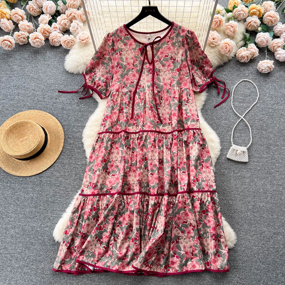 

Винтажное платье с цветочным принтом, на бретельках