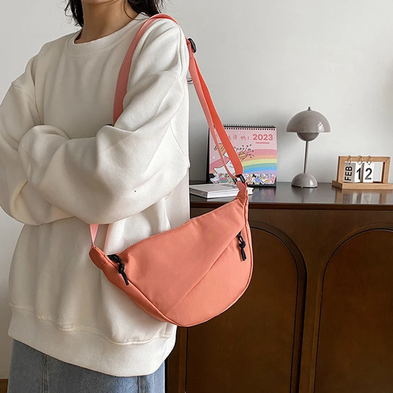 

Crossbody Bags for Women Large Capacity Travel Chest Bag Solid Color Female Half Moon Belt Bag Ladies Daily Street Fanny Packs