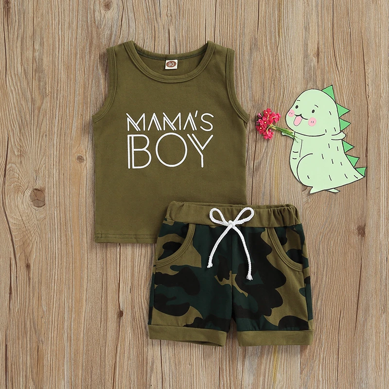 

Летняя одежда для маленьких мальчиков 2 шт., наряд, жилет без рукавов с круглым вырезом и буквенным принтом, камуфляжные шорты с Кулиской