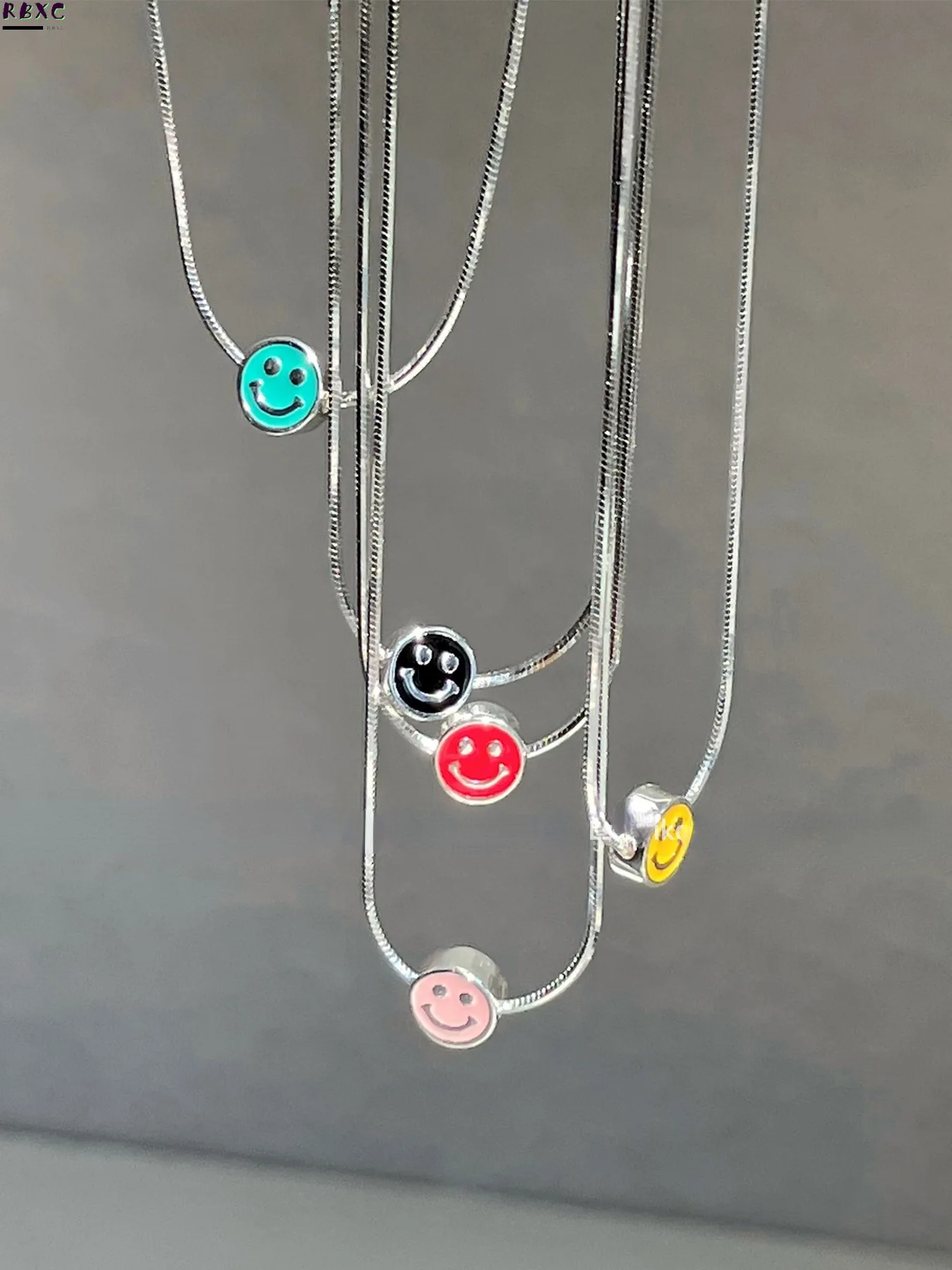 

Han Ins Blogger's Same Color Smiling Face Oil Process Silver Fine Shiny Snake Bone Chain with Versatile Fashion Neck Chain