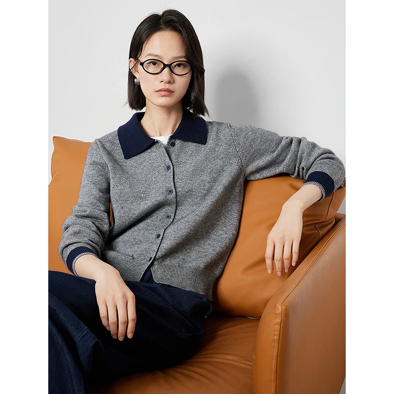 Женский однобортный трикотажный свитер-поло на пуговицах