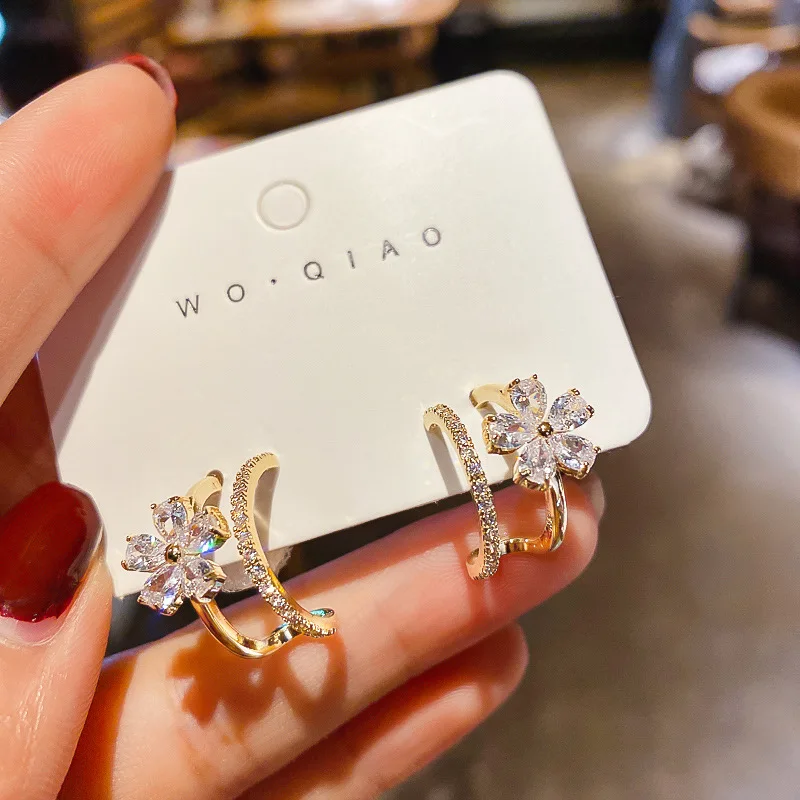 

2022 New Korean Earrings Light Luxury Flower Stud Earrings For Women Crystal Zircon Butterfly Pearl Temperament Earrings Jewelry