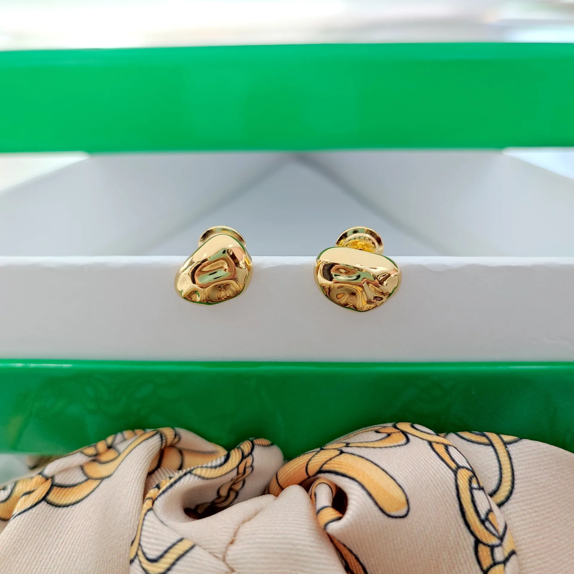 

BV Luxury Fashion Designer French Golden Stud Earrings for Women 2022 Simple Vintage Trend New In Christmas Jewelry Gift