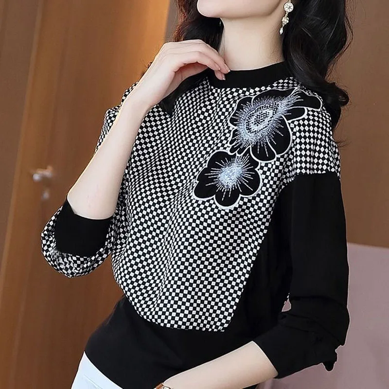 

Fashion Embroidery Spliced Plaid Printed Tops Spring Autumn Korean All-match O-Neck Loose Long Sleeve T-shirt Women's Clothing