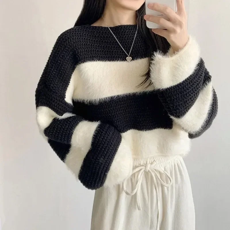 2024 New Arrival High-Waisted Knitted Base Layer Top Cropped Sweater Women's Fashionable Korean Style Petite