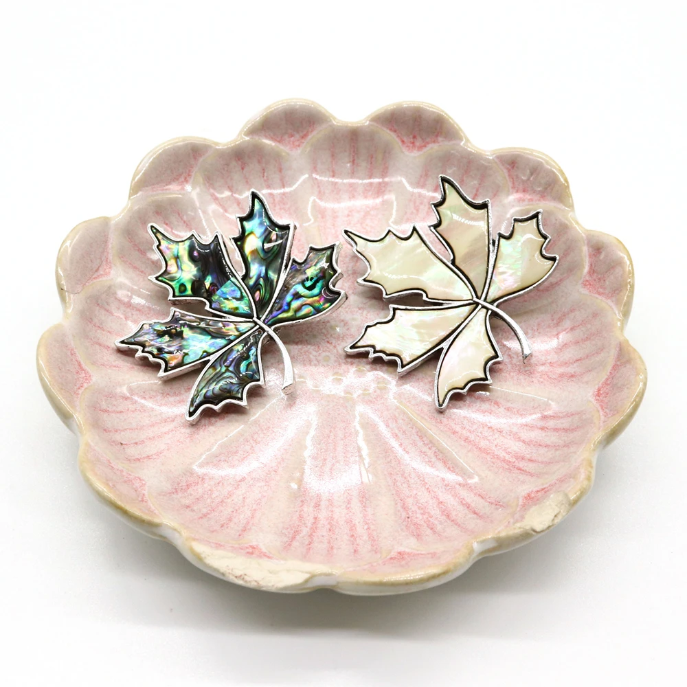 

Винтажный кулон в форме листьев, 40 х50 мм