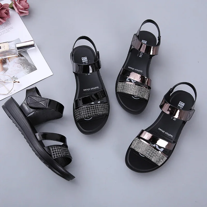 Women's Sandals Fashion Flat Non Slip Versatile Sandals Soft Soles 2022 Summer Shoes Patent Rhinestone Comfortable Sandals Women