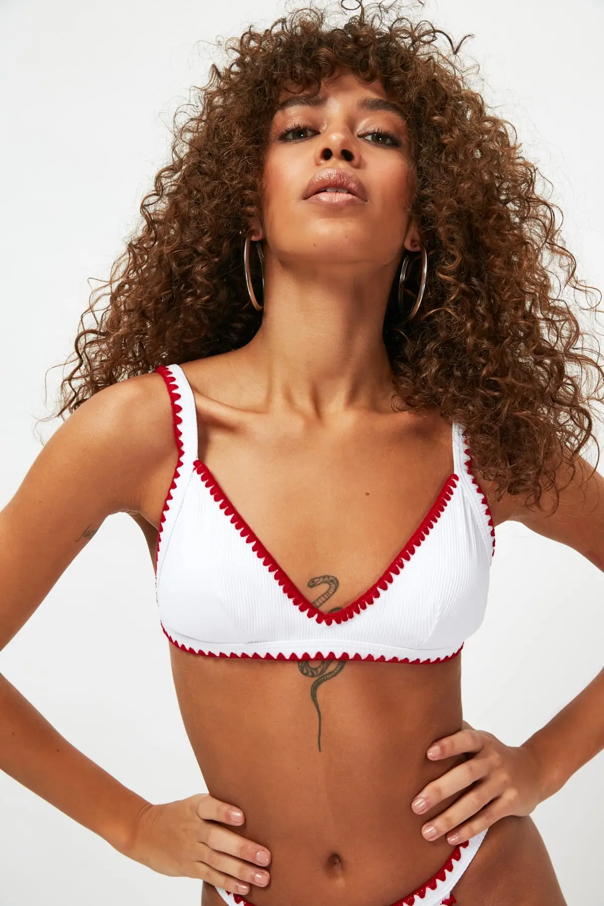 

Trendyol Ribbon Detail Bikini Top TBESS21BU0397