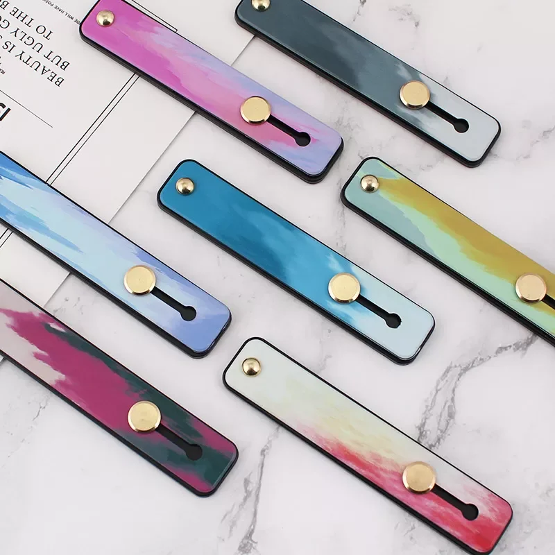 

Подставка-держатель для телефона на запястье