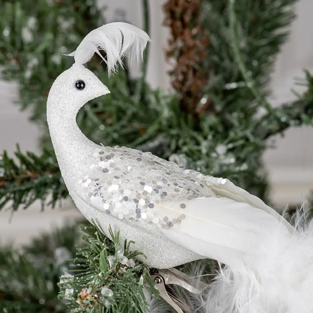 

The simulated white peacock's feathers are delicate and natural, suitable for courtyard or home use.