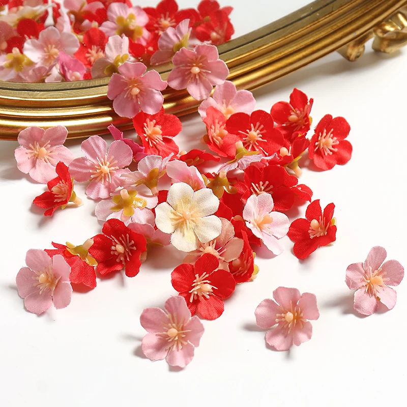 

50Pcs 2.5cm Mini Daisy Artificial Flowers Silk Fake Flowers Heads for Home Wedding Decoration DIY Bride Wreath Decor Accessories