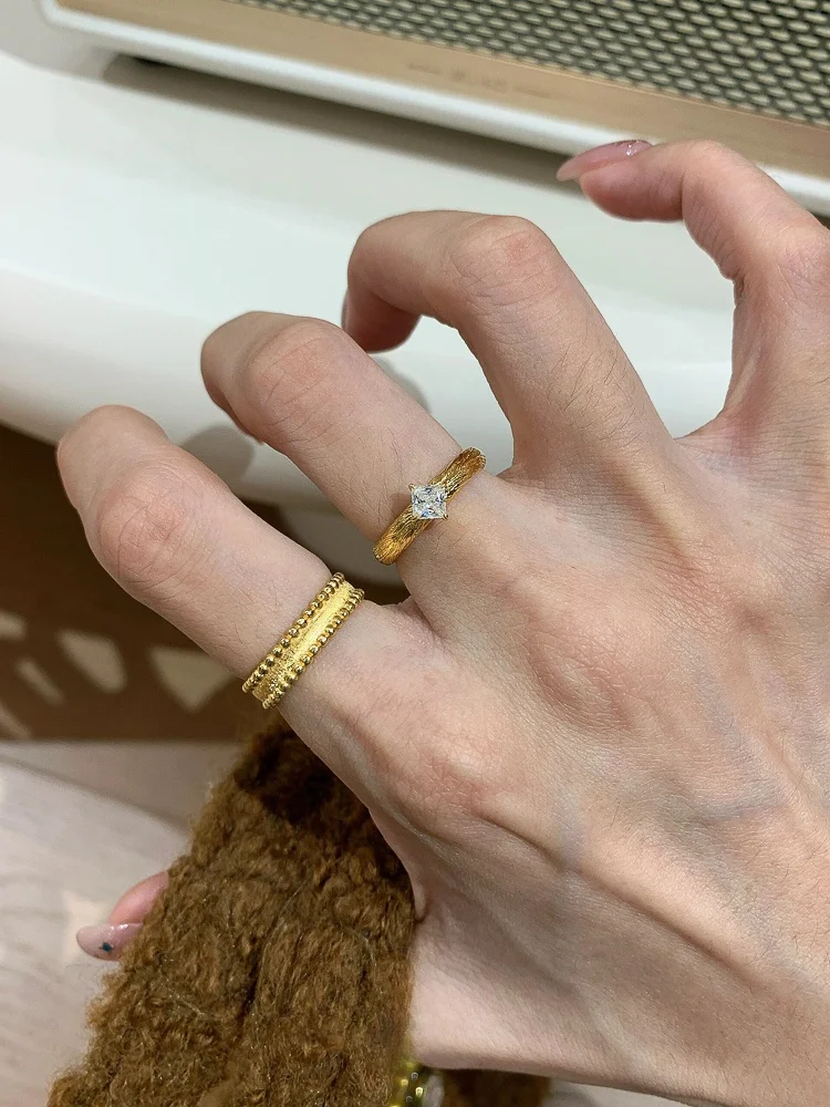 Комплект из двух предметов! Средневековое золотое матовое маленькое квадратное