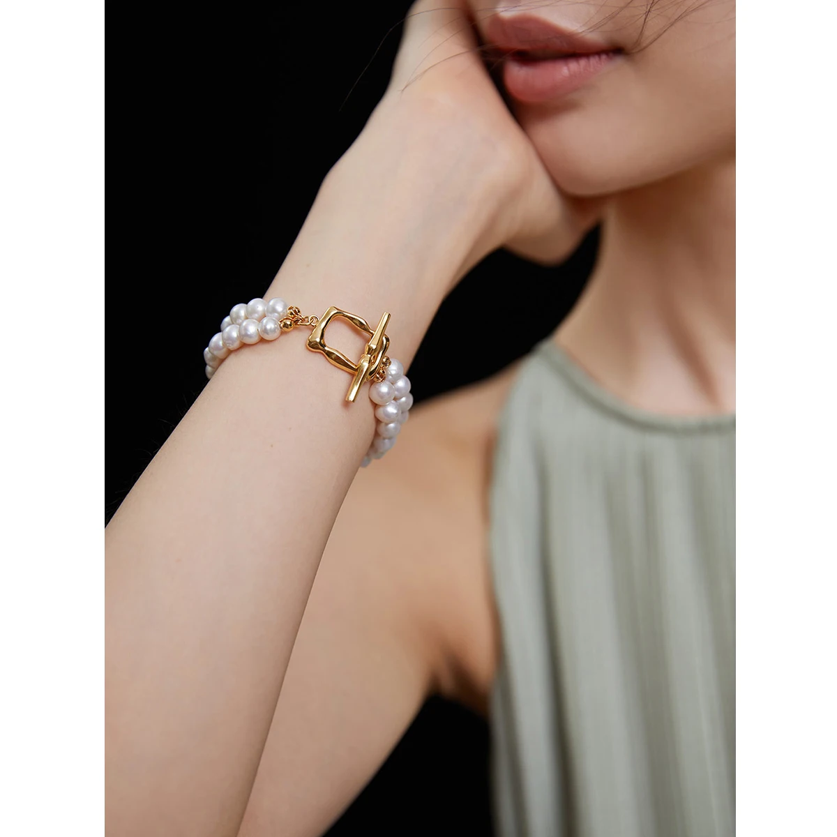 Браслет из серебра 925 пробы с жемчугом QKX